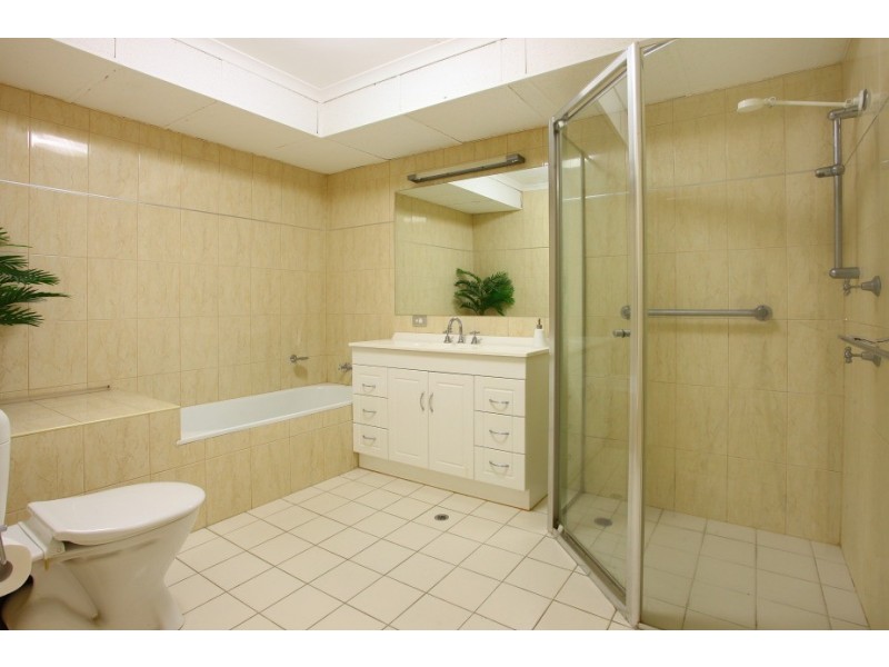 7 ‘Thornton Towers’ 33 Thornton Street, Surfers Paradise QLD 4217