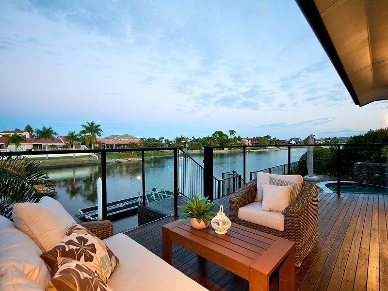 10 Wyuna Street, Broadbeach Waters QLD 4218