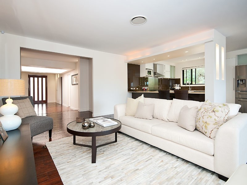 10 Wyuna Street, Broadbeach Waters QLD 4218