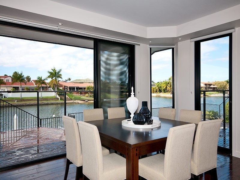 10 Wyuna Street, Broadbeach Waters QLD 4218
