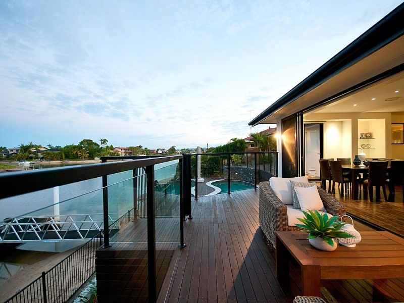 10 Wyuna Street, Broadbeach Waters QLD 4218