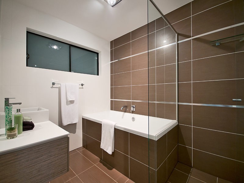 10 Wyuna Street, Broadbeach Waters QLD 4218