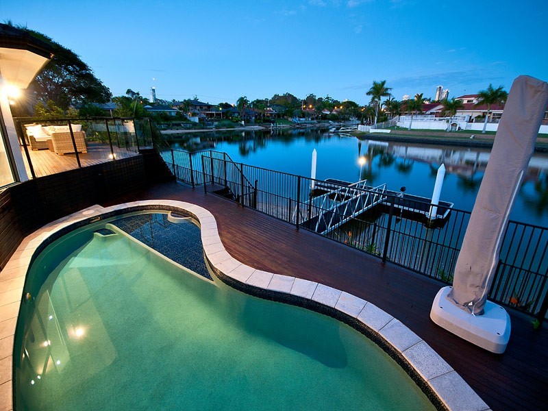 10 Wyuna Street, Broadbeach Waters QLD 4218