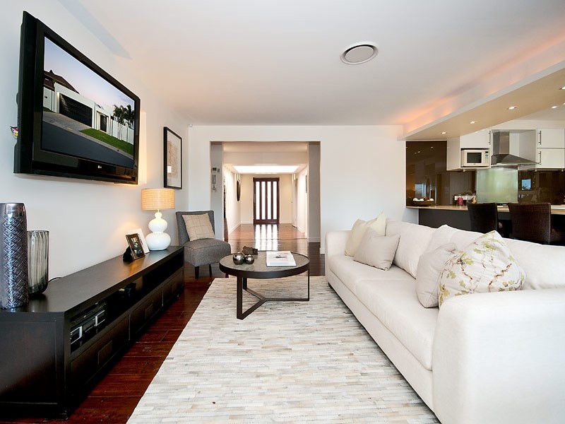 10 Wyuna Street, Broadbeach Waters QLD 4218