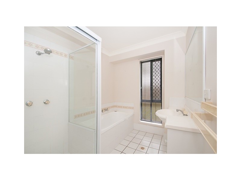 32 Palmerston Dr, Oxenford QLD 4210