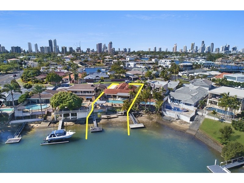 5 Fiesta Avenue, Isle Of Capri QLD 4217