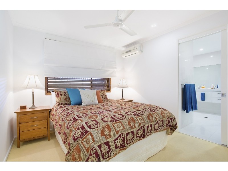 5 Fiesta Avenue, Isle Of Capri QLD 4217