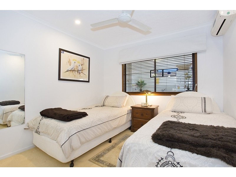 5 Fiesta Avenue, Isle Of Capri QLD 4217