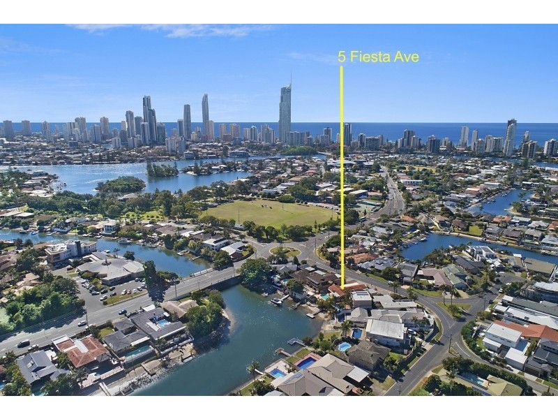 5 Fiesta Avenue, Isle Of Capri QLD 4217
