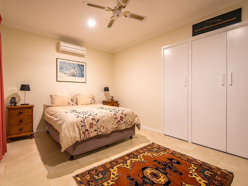 115 Amalfi Drive, Isle Of Capri QLD 4217