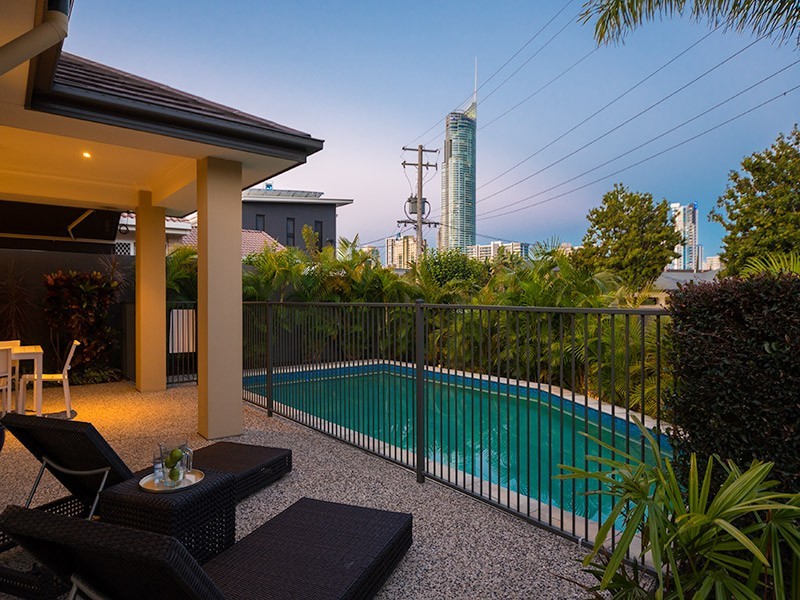 5 The Corso, Isle Of Capri QLD 4217