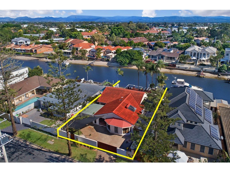 62 Gibraltar Drive, Isle Of Capri QLD 4217