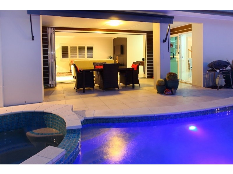 5 Tyrone Avenue, Sorrento QLD 4217