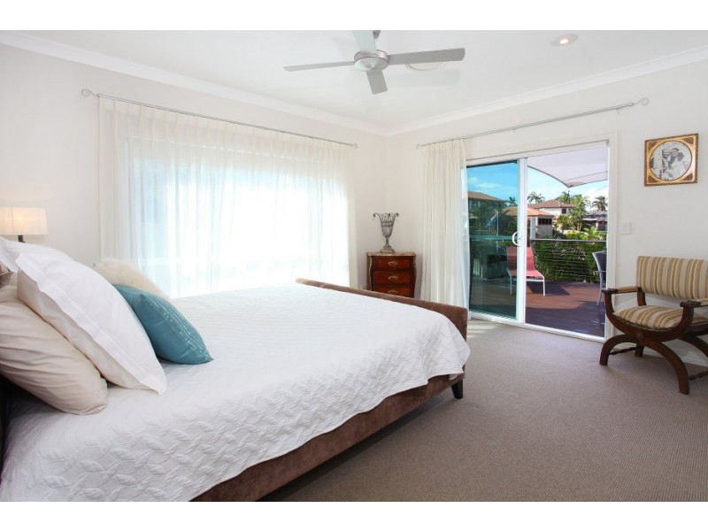 5 Tyrone Avenue, Sorrento QLD 4217