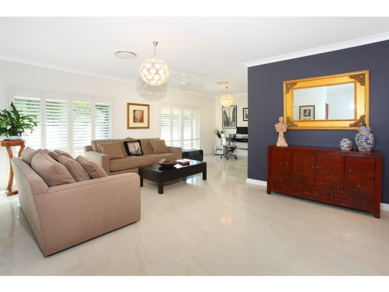 5 Tyrone Avenue, Sorrento QLD 4217