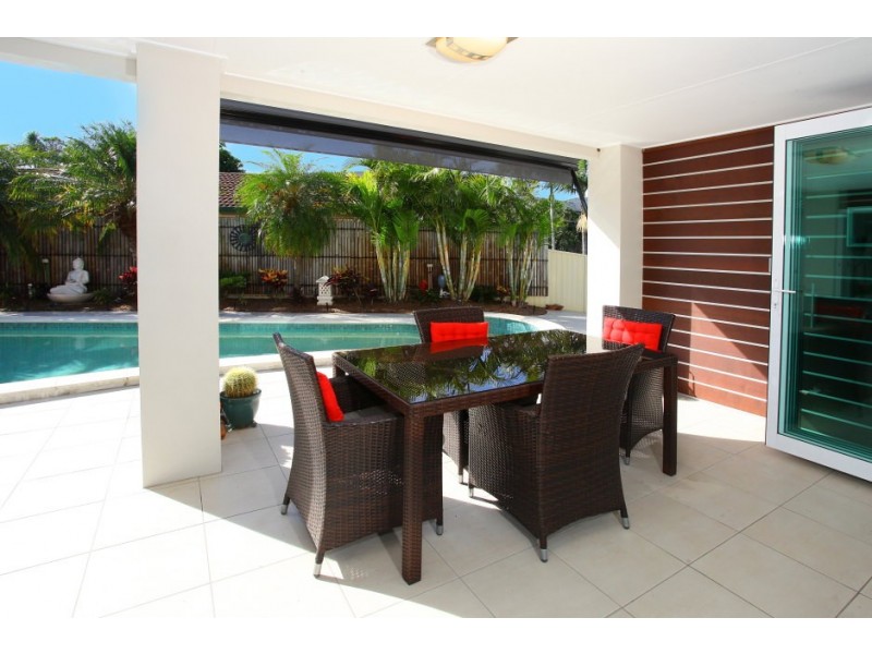 5 Tyrone Avenue, Sorrento QLD 4217