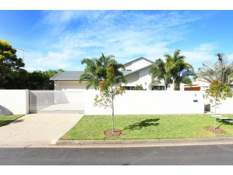 5 Tyrone Avenue, Sorrento QLD 4217