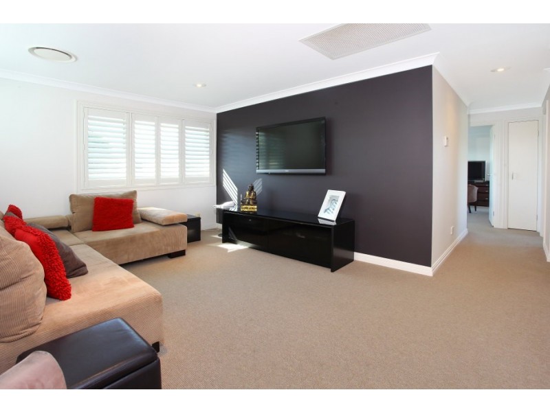 5 Tyrone Avenue, Sorrento QLD 4217