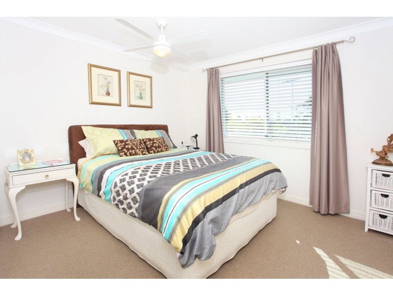 5 Tyrone Avenue, Sorrento QLD 4217