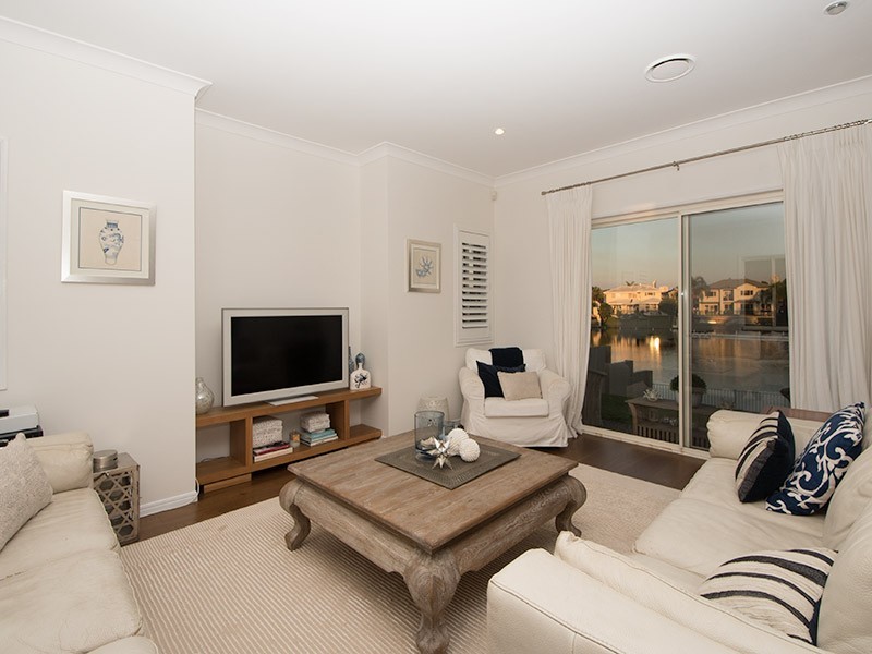 110/40 Cotlew Street East, Southport QLD 4215