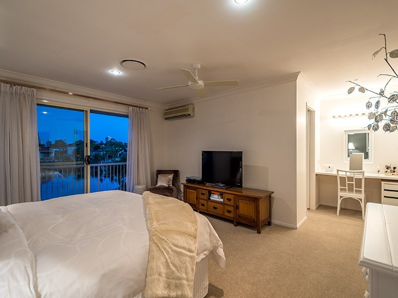 110/40 Cotlew Street East, Southport QLD 4215