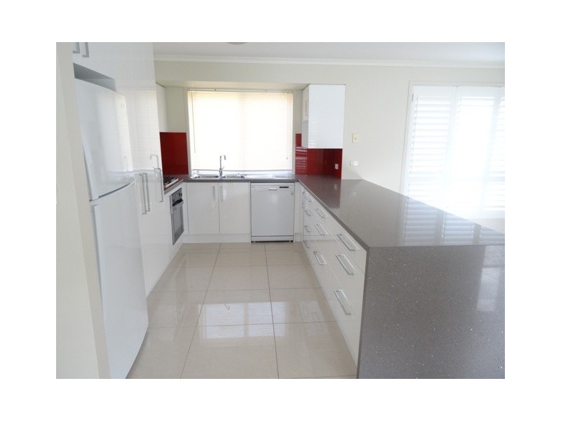 4 Bimini Crt, Clear Island Waters QLD 4226