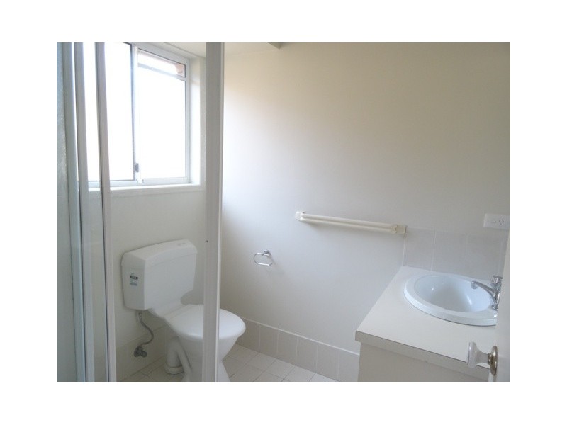 4 Bimini Crt, Clear Island Waters QLD 4226