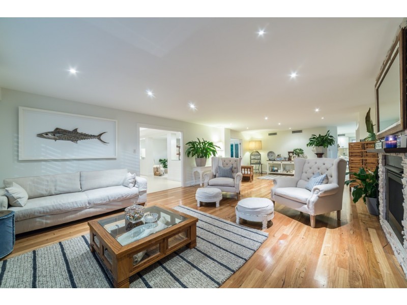 64-66 Charolais Crescent, Benowa Waters QLD 4217
