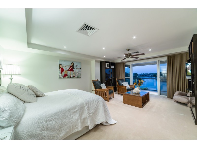 64-66 Charolais Crescent, Benowa Waters QLD 4217