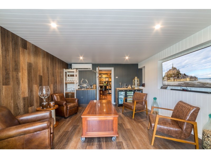 64-66 Charolais Crescent, Benowa Waters QLD 4217
