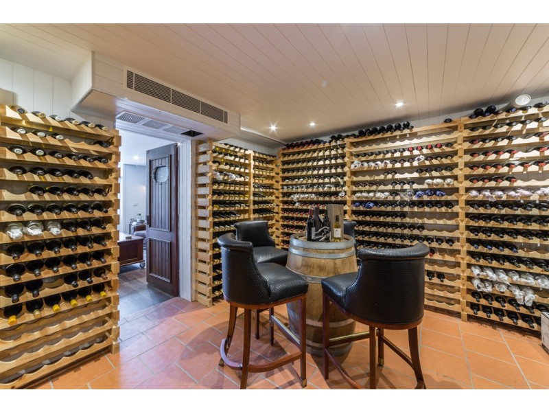 64-66 Charolais Crescent, Benowa Waters QLD 4217