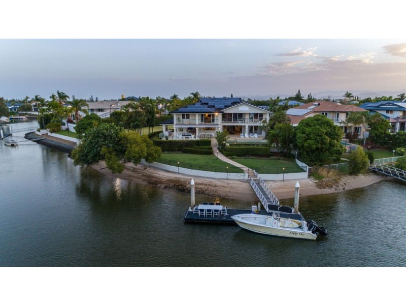 64-66 Charolais Crescent, Benowa Waters QLD 4217