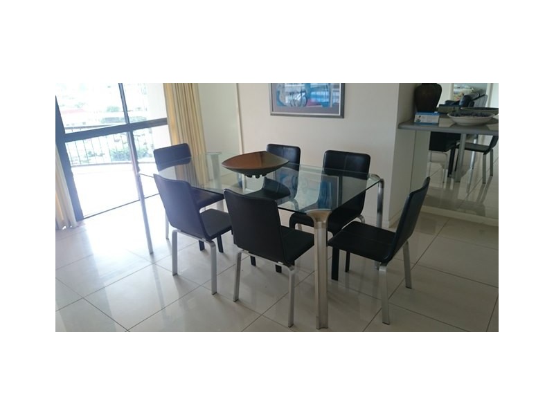 082 /15 Victoria ave, Broadbeach QLD 4218
