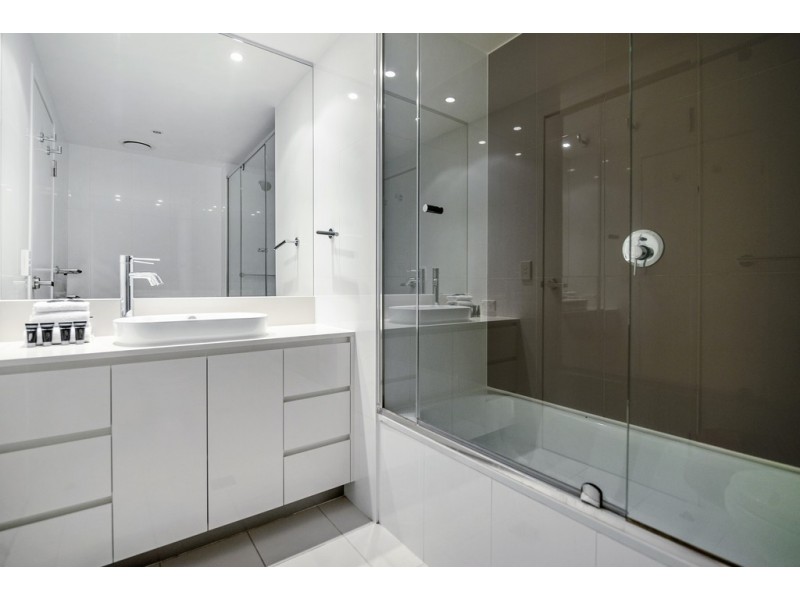 22206/6 Orchid Avenue “Hilton”, Surfers Paradise QLD 4217
