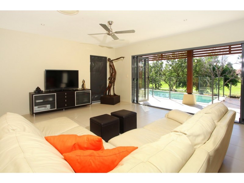 15 ‘Inner Circle’ 145 Palm Meadows Drive, Carrara QLD 4211