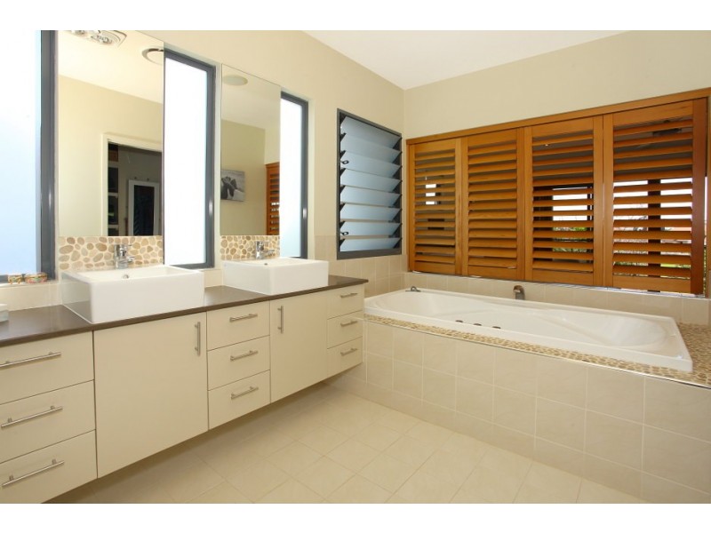 15 ‘Inner Circle’ 145 Palm Meadows Drive, Carrara QLD 4211