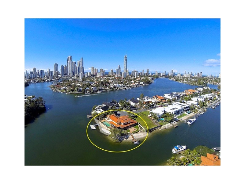 74-76 The Promenade, Isle Of Capri QLD 4217