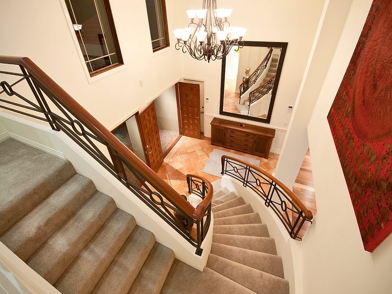 74-76 The Promenade, Isle Of Capri QLD 4217