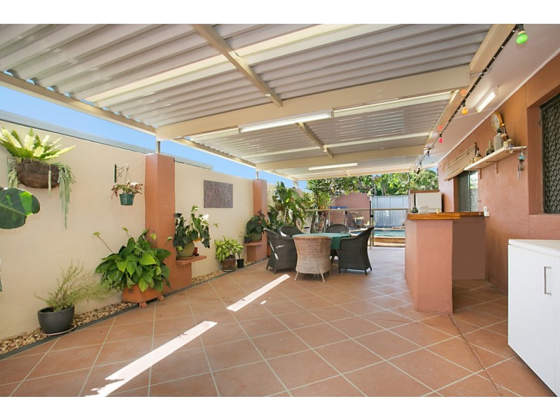 27 Lesley Avenue, Miami QLD 4220