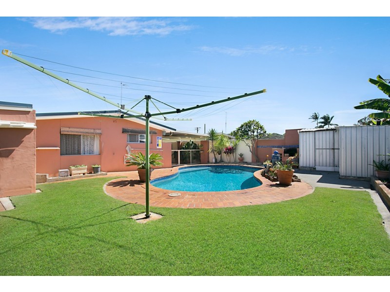 27 Lesley Avenue, Miami QLD 4220