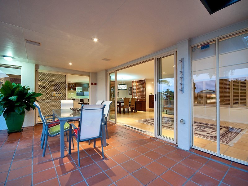 127 Campbell Street, Sorrento QLD 4217