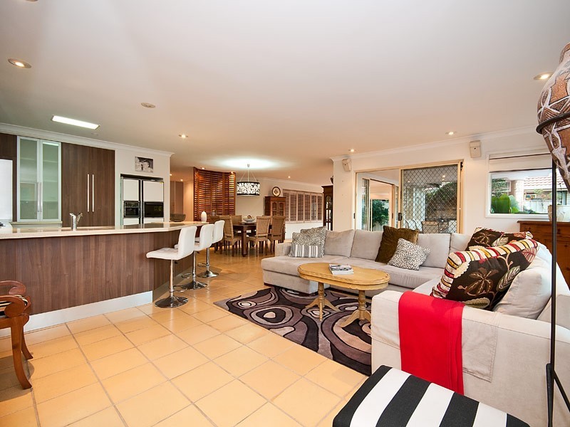 127 Campbell Street, Sorrento QLD 4217