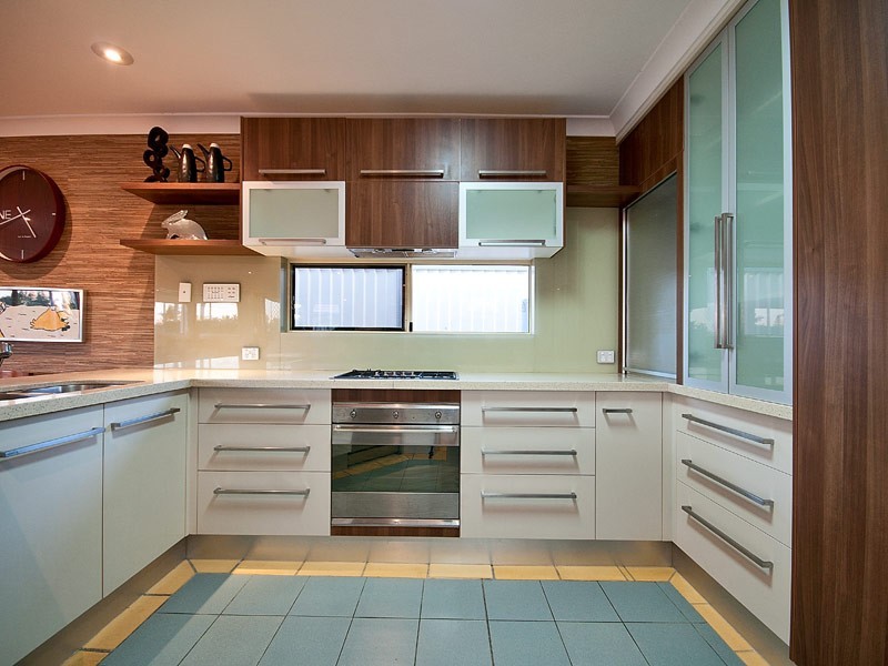 127 Campbell Street, Sorrento QLD 4217