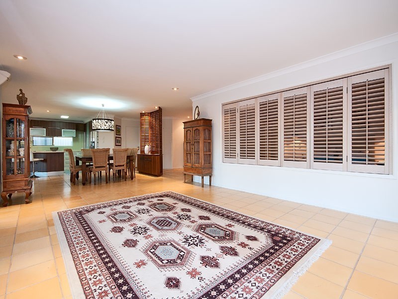 127 Campbell Street, Sorrento QLD 4217