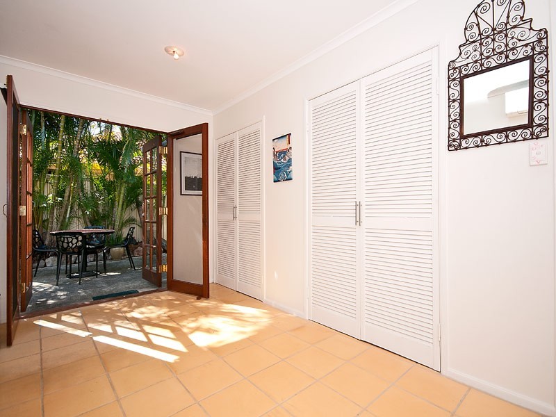 127 Campbell Street, Sorrento QLD 4217