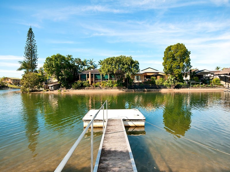 127 Campbell Street, Sorrento QLD 4217