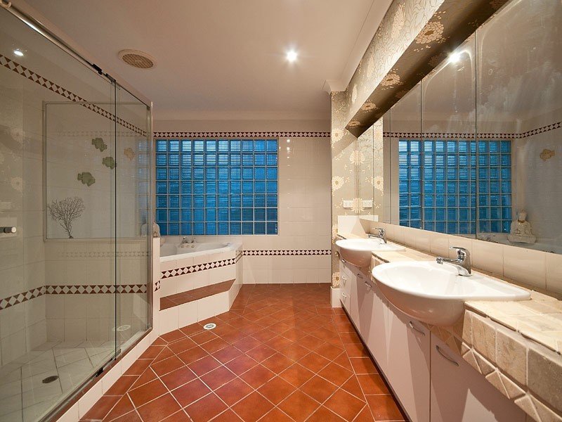 127 Campbell Street, Sorrento QLD 4217