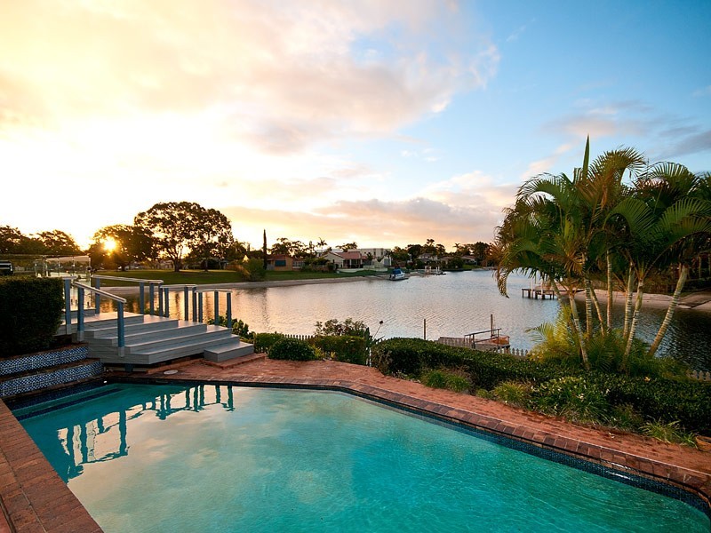 26 Cocos Crescent, Broadbeach Waters QLD 4218