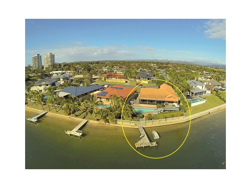 26 Cocos Crescent, Broadbeach Waters QLD 4218