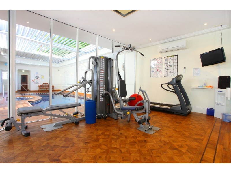 308/9-21 Beach Parade, Surfers Paradise QLD 4217